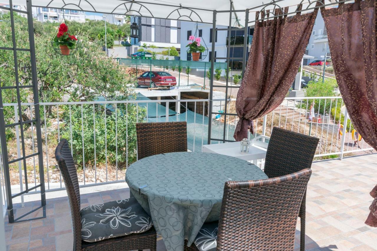 Apartments Zmika Primošten المظهر الخارجي الصورة